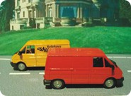 Arena Kastenwagen Bild 2

Hersteller: Solido (Maßstab 1:50)
magmarot Auflage ??? Jahr 1998,
orange Autohaus Wiegmann Auflage ??? Jahr 1998