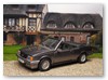 Ascona C1 Cabrio Keinath Bild 1
Zum Modell:
Als Basis diente ein 4-türiges Stufenheck - Modell von GAMA, welches JM-Modellbau gekonnt umgebaut hat.
Zum Original:
Die Firma Keinath bediente sich zum Umbau auf das Cabrio dem 2-türigem Stufenheckmodell und fertigte eine Kleinserie von etwa 434 an. Preislich lag das C3 - Cabrio um die 40.000 DM = ca. 22.000 Euro