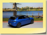 Astra L Limousine Bild 2b

Hersteller: Norev (360060)
kobaltblau, Auflage ???, August 2022