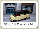 Blitz 1,9 Tonner 1960 Bild 6a

Hersteller: StarlineModels (STR570329)
schwarz/beige Ende 2012 Auflage ???