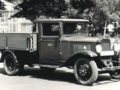 Blitz 2,0 Tonner Pritsche 1930

Modelle sind nicht bekannt.

OPELDATEN:
Motor : 3,5l mit 55 PS bei 80 km/h;
Längen in mm: Pritsche 6370 / Ladefläche 3495
Preise: unbekannt;
Stückzahlen: 1 395