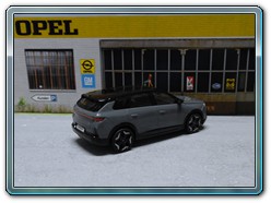 Grandland B Bild 2

Hersteller: Norev ( 132220131)

graphicgrau, Auflage 2000x, erschienen Dezember 2025