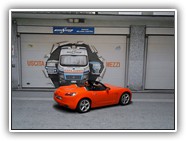 GT Roadster Bild 9b

Hersteller: Schuco (450477700)
mandarinmetallic Auflage 500 Jahr 2010
für das Opel - GT-Forum 