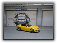 GT Roadster Bild 7a

Hersteller: Schuco (04775)
solargelb Auflage 1000 Mai 2008