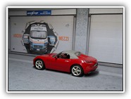 GT Roadster Bild 6b

Hersteller: Schuco (04772)
vicoriarot Auflage 1500 Juli 2007