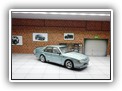Commodore VL HSV 1988

Hersteller: Biante (B43304A)
puderblaumetallic, 3000 mal 10/2008.
Produziert anläßlich des 20jährigen Bestehens der Tuningfirma HSV.
Version: HSV Commodore VL SS Group A SV 1988

Zum Original:
geplant waren 500, die schnell weg waren, so wurden weitere 250 nachproduziert, auch für Renneinsätze. Motor: 5,0l; 241 PS; 230 km/h: 0 auf 100 in 6,9sec.