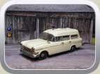Kapitän P1 CarAVan Bild 1a
Hersteller: Hauteville (46)
Krankenwagen Auflage und Jahr sind nicht bekannt
Zum Original: Laut Opeldaten gab es nur die 4-türige Limousine, so waren die Kombis also nur Sonderanfertigungen, vermutlich von der Firma Miesen.