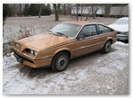 Pontiac J2000/2000/SUnbird (1981 - 1986)

Gleiche Plattform wie Opel Ascona C.
Namensgebung: 1981 - 1983: J2000; 1983 - 1984: 2000; ab 1984: Sunbird

Motoren: bis 1987 1,8l mit 83 und 89 PS; ab 1984 ein 1,8Turbo mit 152 PS; 1984 - 1986 2,0l mit 83 PS; ab 1987 2,0l mit 97 PS und 2,0Turbo mit 167 PS