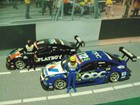 Vectra C DTM 2005 Bild 3
Hersteller: Minichamps
blau 1.536 mal KW32/06,
schwarz 1.536 mal KW34/06
Zum Original:
Wohl die letzten DTM Vectras, da ab 2006 keine mehr fuhren: Hinten "Merci Laurent" als Abschied f黵 Aiello von Opel, vorne: "200th Race" von Manuel Reuter in der DTM.