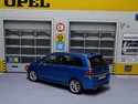 Zafira B OPC Bild 1b

Hersteller: Minichamps (403045303)
ardenblaumetallic (nur bei Opel) Auflage unbekannt Jahr 2006.