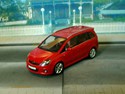 Zafira B OPC Bild 2 + Daten
Hersteller: Minichamps
magmarot Auflage 1008 Stück KW36 /2007
Opeldaten:
2.0 Turbo mit 240 PS bei 231 km/h ab 32.500 Euro